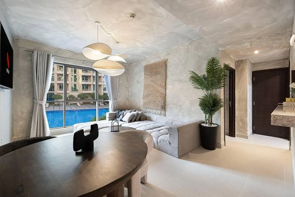Stylish 1-Br Oasis Minutes From Burj & Dubai Mall