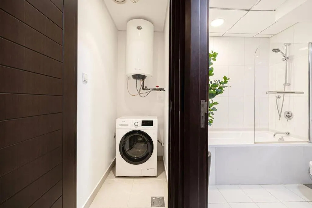 Stylish 1-Br Oasis Minutes From Burj & Dubai Mall 0*,