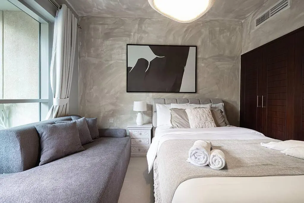 Stylish 1-Br Oasis Minutes From Burj & Dubai Mall Apartment