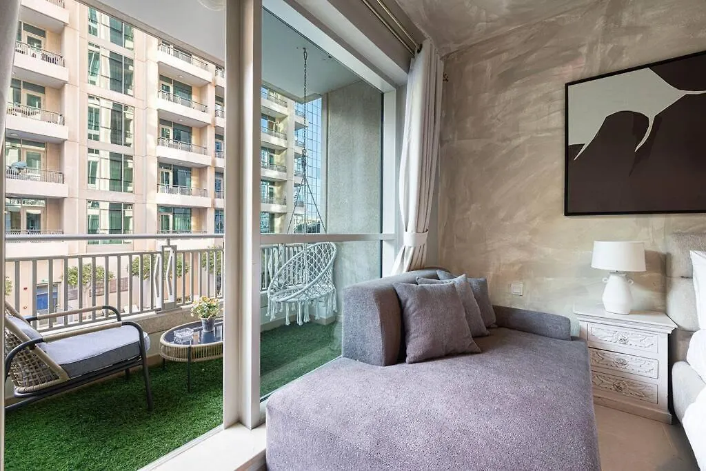 Stylish 1-Br Oasis Minutes From Burj & Dubai Mall 0*,