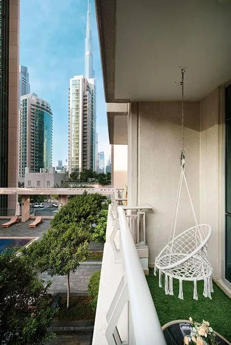Stylish 1-Br Oasis Minutes From Burj & Dubai Mall United Arab Emirates